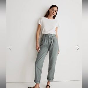 NWT SIZE 32 GARMET DYED TAPERED CHINO PANT